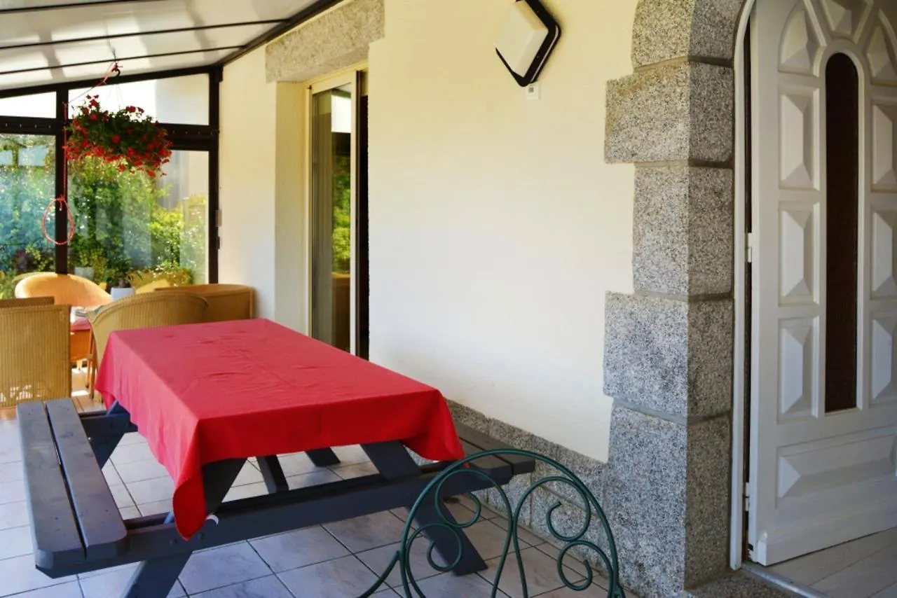 Maison Charmante A Plomelin Avec Jardin. 0*,  Γαλλία
