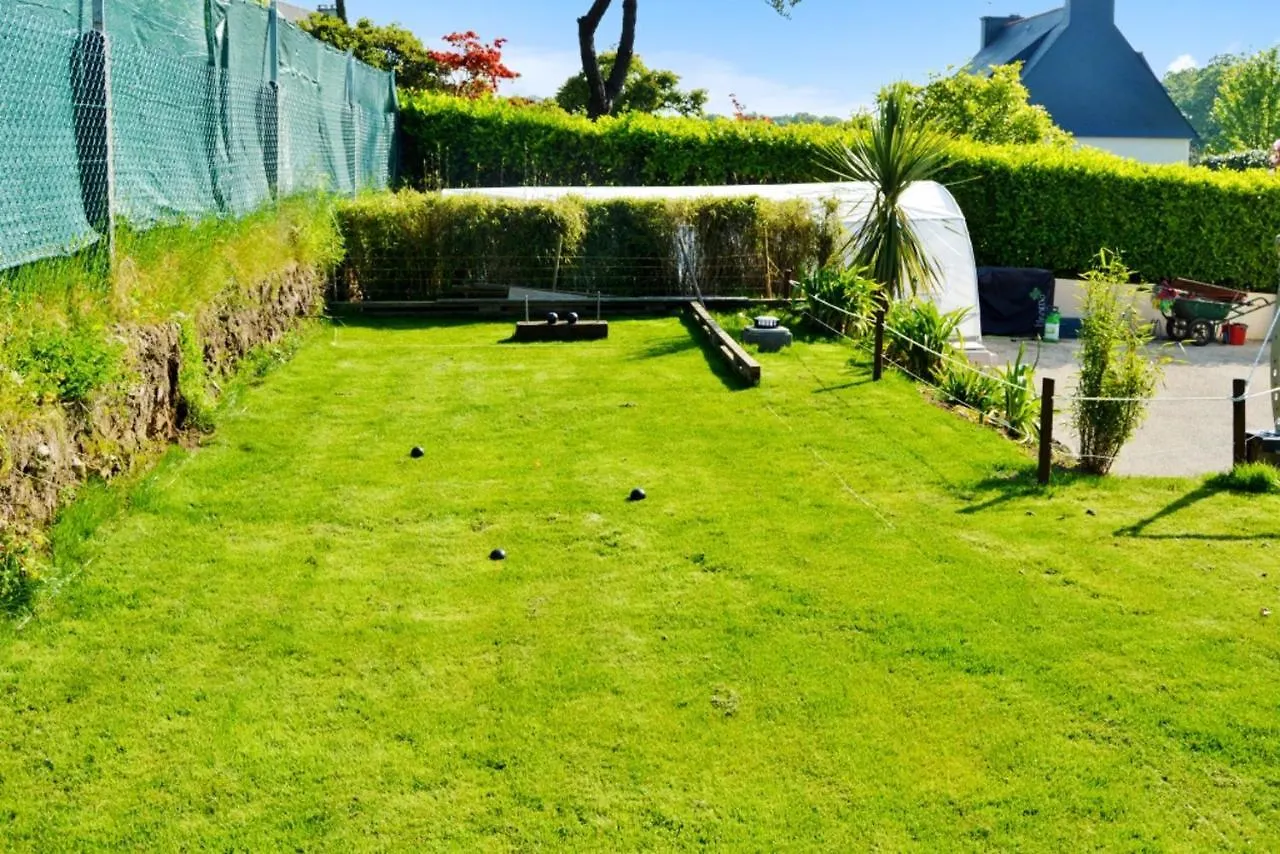 Maison Charmante A Plomelin Avec Jardin.