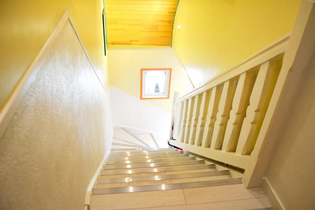 Maison Charmante A Plomelin Avec Jardin. 0*,  Γαλλία